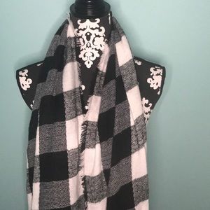 Checkered scarf